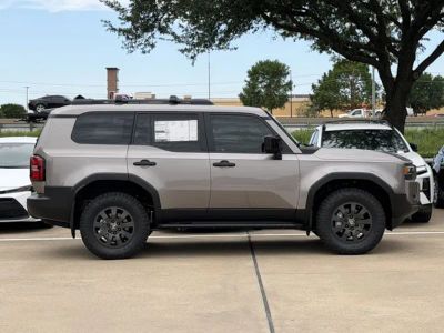 2026 Toyota Land Cruiser - Photo 3