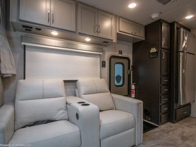 2026 Thor Motor Coach Magnitude Grand - Photo 9