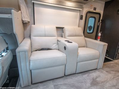 2026 Thor Motor Coach Magnitude Grand - Photo 10