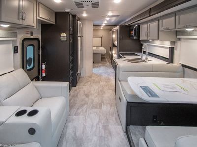 2026 Thor Motor Coach Magnitude Grand - Photo 8