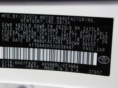 2025 Toyota Camry FWD - Photo 40