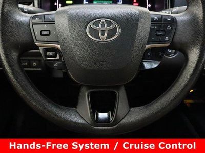 2025 Toyota Camry FWD - Photo 23