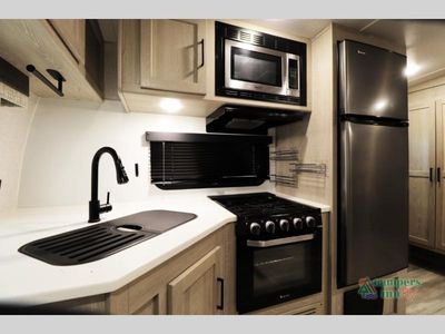 2022 Forest River RV Flagstaff - Photo 17