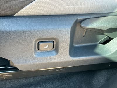 2026 Toyota Tacoma — photo 8 view