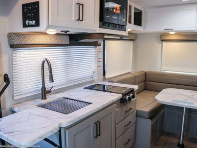 2026 Thor Motor Coach Geneva - Photo 6