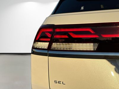 2026 Volkswagen Atlas Cross Sport — photo 10 view