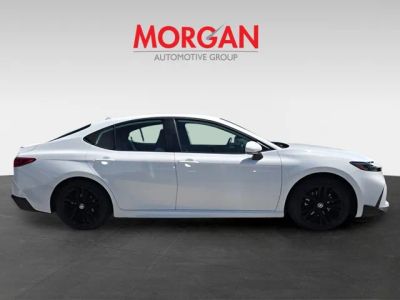 2025 Toyota Camry — photo 9 view