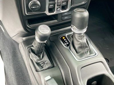 2026 Jeep Gladiator — photo 16 view