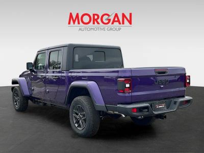 2026 Jeep Gladiator — detail view