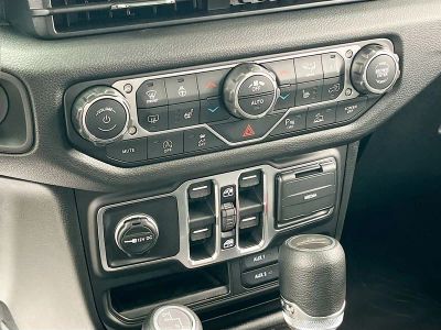 2026 Jeep Gladiator — photo 15 view