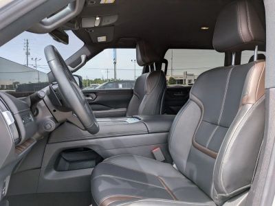 2025 Nissan Armada - Photo 12