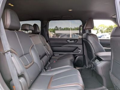 2025 Nissan Armada - Photo 23