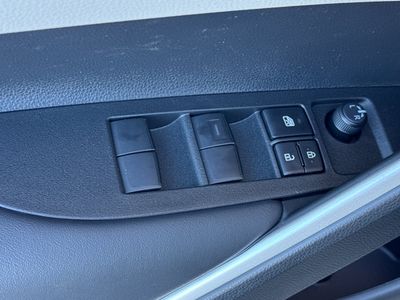 2026 Toyota Corolla Cross — photo 13 view