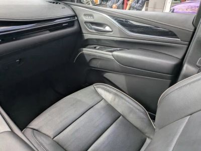 2023 Cadillac Escalade — photo 13 view