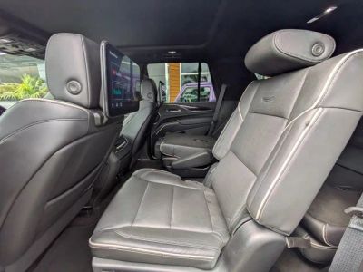 2023 Cadillac Escalade — photo 10 view
