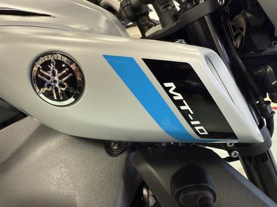 2025 Yamaha MT-10 - Photo 8