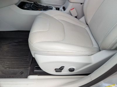 2022 Jeep Cherokee - Photo 12