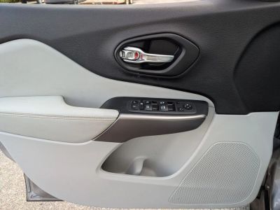 2022 Jeep Cherokee - Photo 25