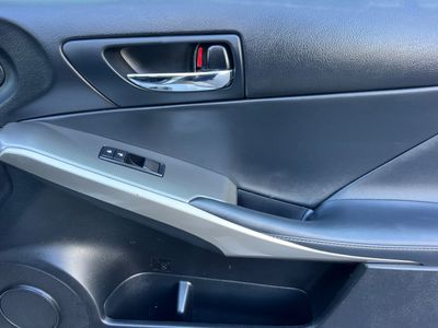 2015 Lexus IS 250 - Photo 18