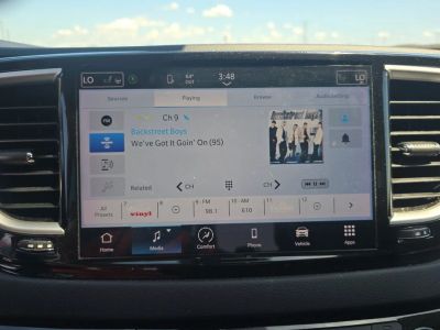 2023 Chrysler Pacifica - Photo 9