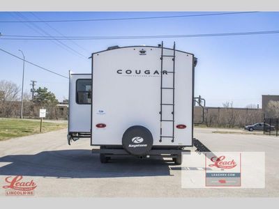 2025 Cougar Half-Ton 22RBS - Photo 8