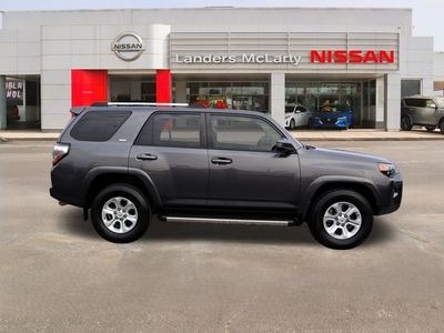 2020 Toyota 4Runner - Photo 2
