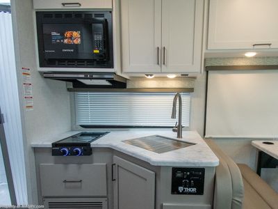 2026 Thor Motor Coach Four Winds - Photo 13