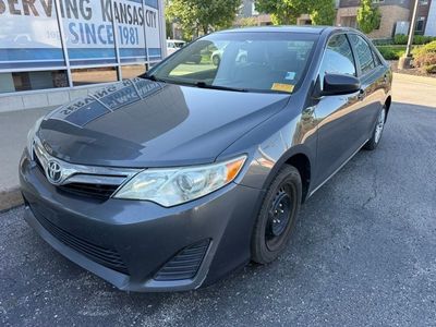 2012 Toyota Camry - Photo 2