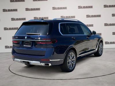 2027 BMW X7 — detail view