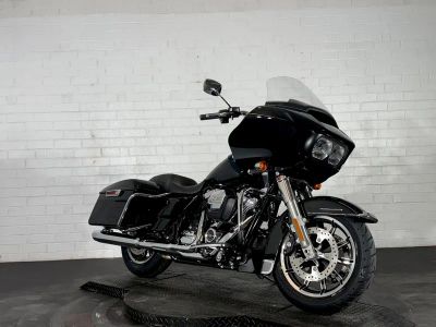 2025 Harley-Davidson Road Glide Police - Photo 3