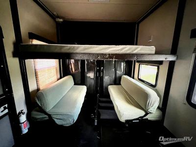 2016 Grand Design Momentum M-Class - Photo 13