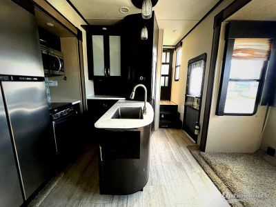 2016 Grand Design Momentum M-Class - Photo 24