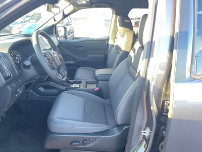 2026 Nissan Frontier — photo 9 view