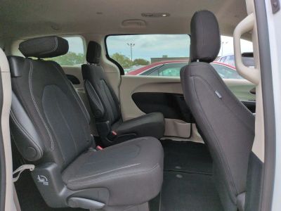 2024 Chrysler Voyager - Photo 23