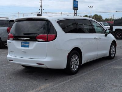 2024 Chrysler Voyager - Photo 5