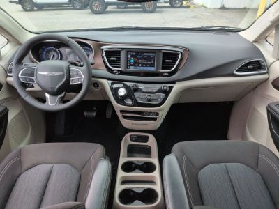 2024 Chrysler Voyager - Photo 21