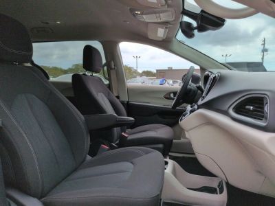2024 Chrysler Voyager - Photo 24