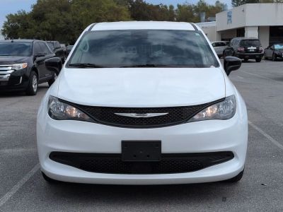 2024 Chrysler Voyager - Photo 8