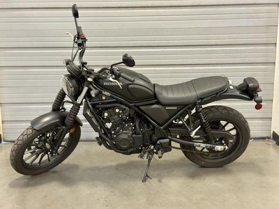 2025 Honda SCL500 - Photo 4