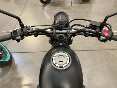 2025 Honda SCL500 - Photo 5