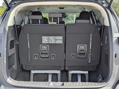 2026 Kia Carnival — photo 14 view