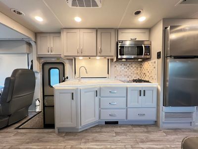 2023 Thor Motor Coach MIRAMAR - Photo 7