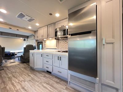 2023 Thor Motor Coach MIRAMAR - Photo 10