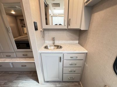 2023 Thor Motor Coach MIRAMAR - Photo 23