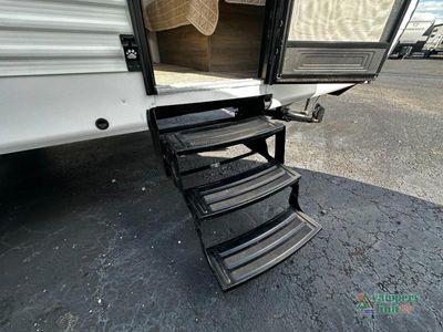 2023 CrossRoads RV Zinger - Photo 12
