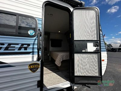 2023 CrossRoads RV Zinger - Photo 11