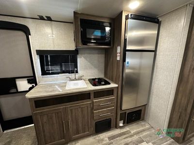 2023 CrossRoads RV Zinger - Photo 21