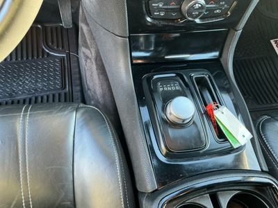 2018 Chrysler 300 — photo 14 view