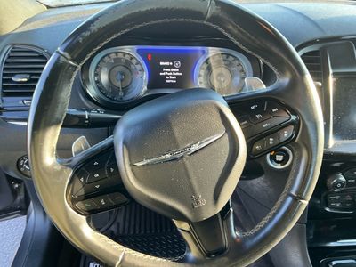 2018 Chrysler 300 — photo 15 view