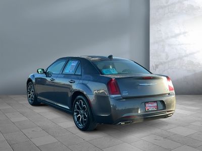 2018 Chrysler 300 — detail view